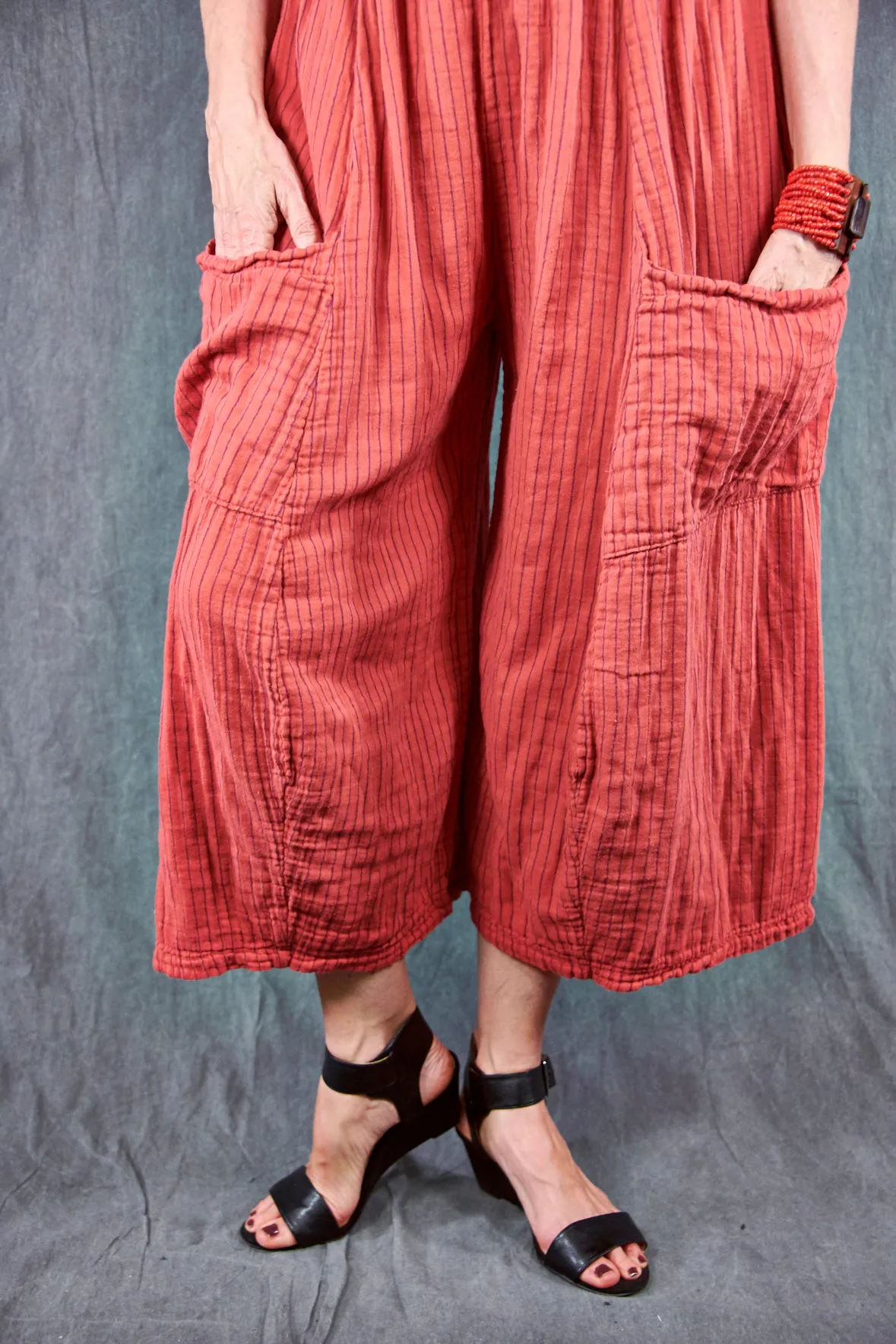 3258 Favorite Crop Mojo Striped Coral