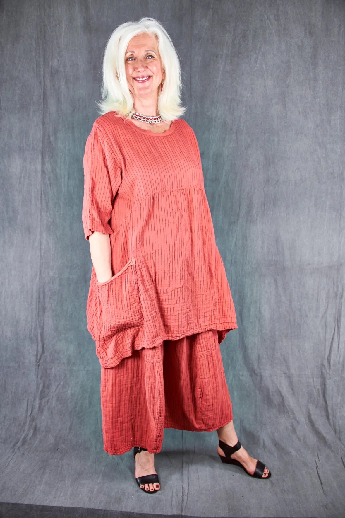 3258 Favorite Crop Mojo Striped Coral