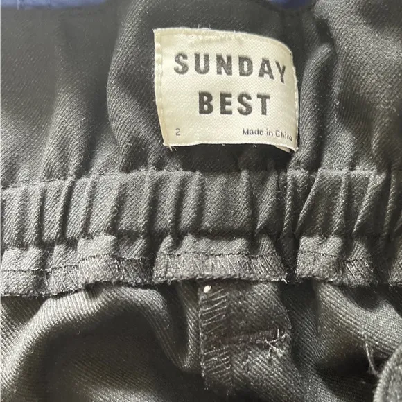 Aritzia Sunday Best Aki Paperbag Waist Shorts‎ Black 2