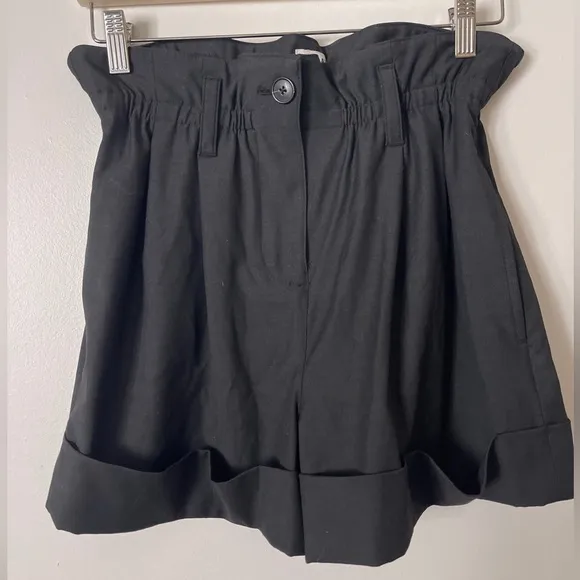 Aritzia Sunday Best Aki Paperbag Waist Shorts‎ Black 2