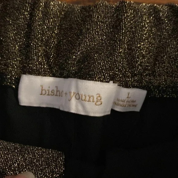 bishoop   young show stoppoer metalic shorts gold