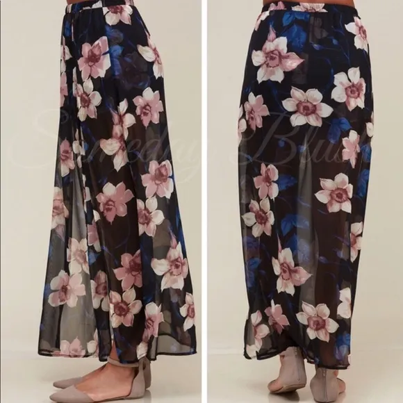 BLACK FLORAL MAXI SKIRT SIZE LARGE NWT🌷