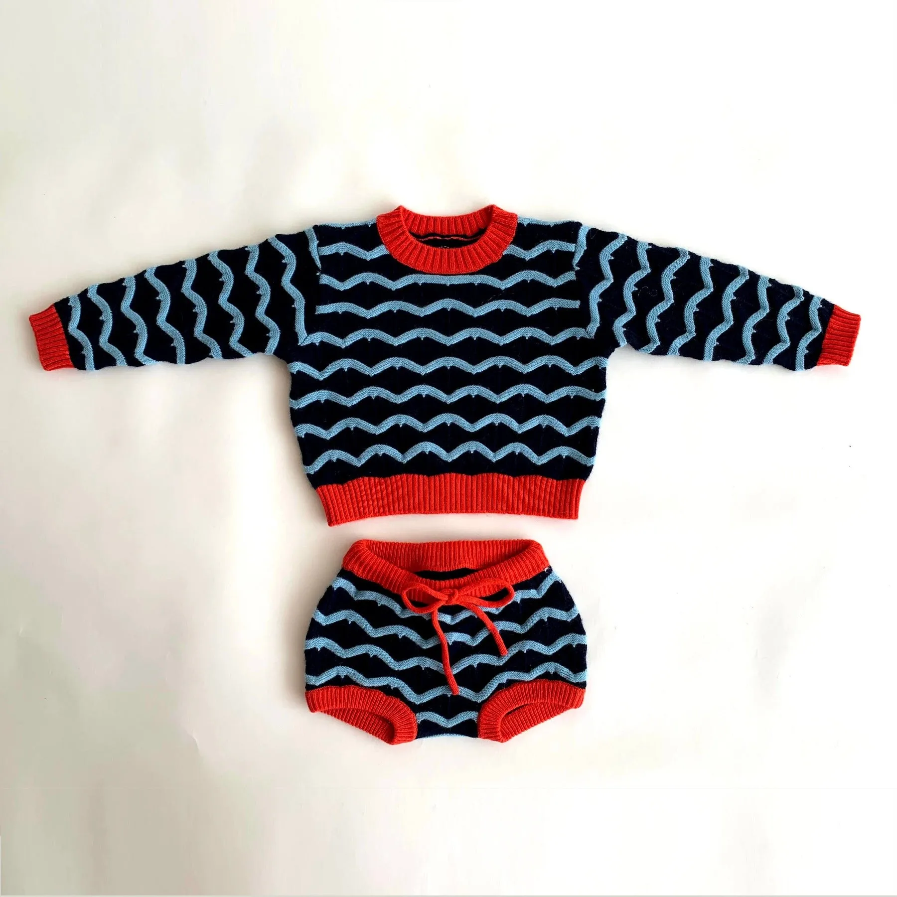 Carving Wave Knit Shorts by Mes Kids Des Fleurs