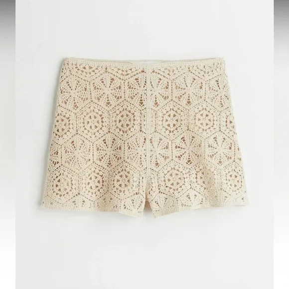 CROCHET-LOOK SHORTS and CROCHET-LOOK TOP