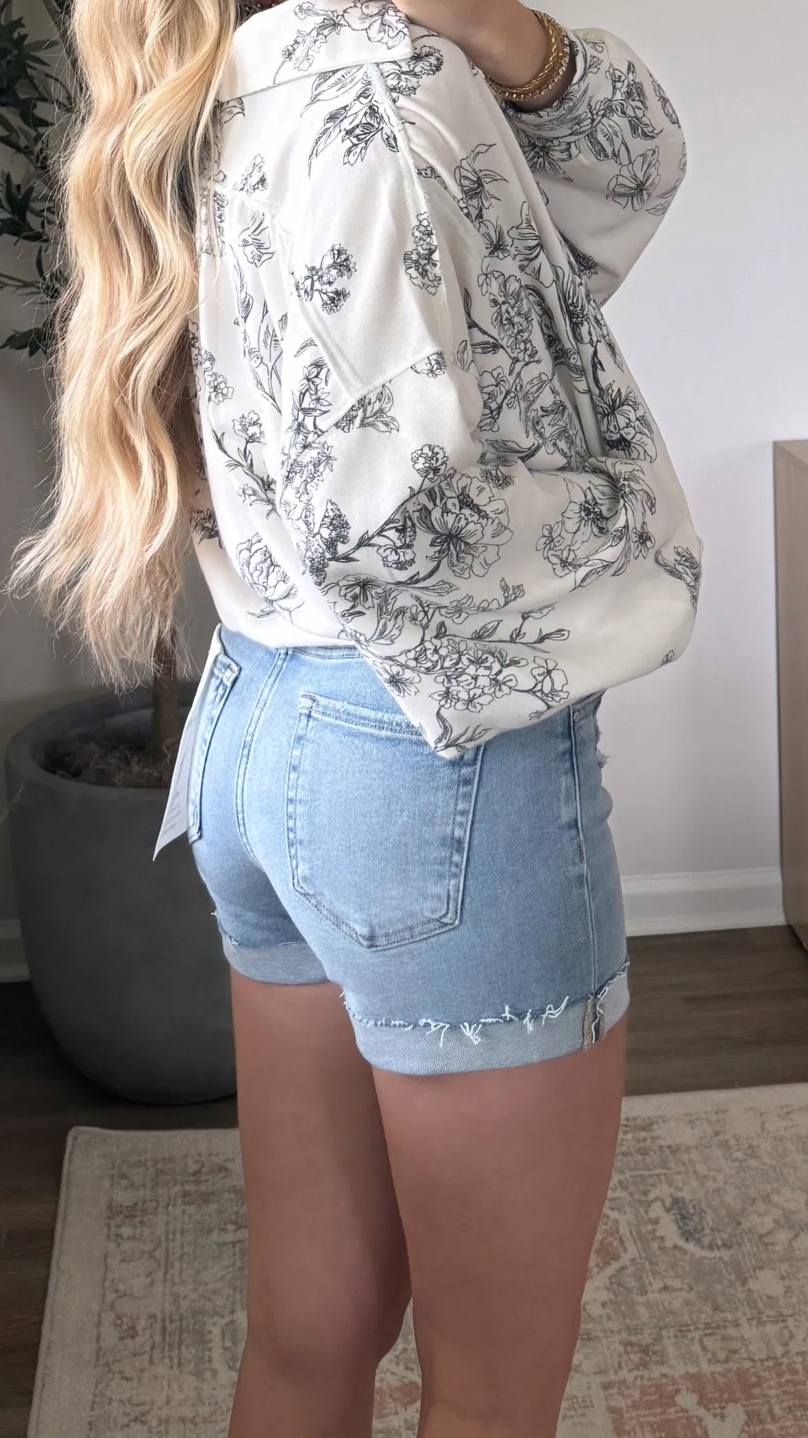 Demi Comfort Shorts / Cuffed