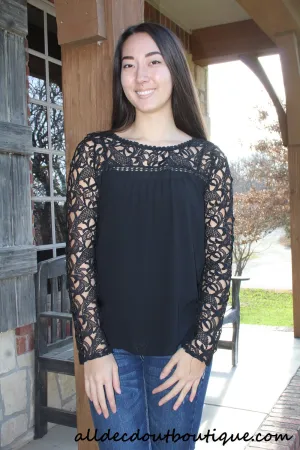 Double Zero | Black Top Crochet Sleeves