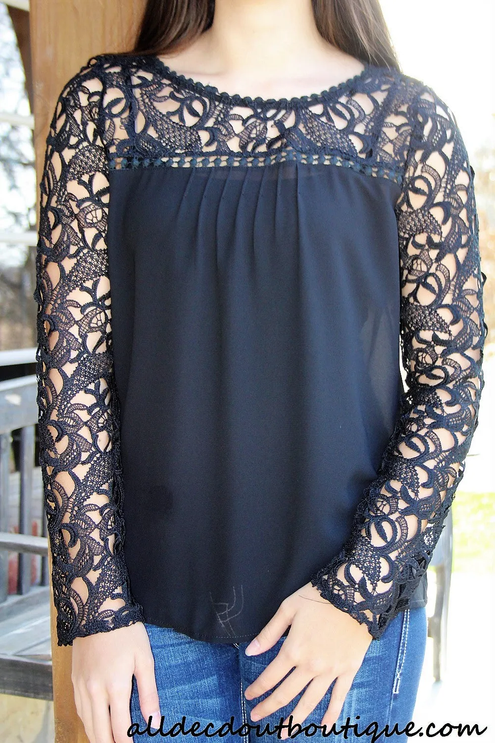 Double Zero | Black Top Crochet Sleeves