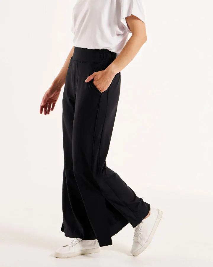 Elation Relax Leg Pant - Black