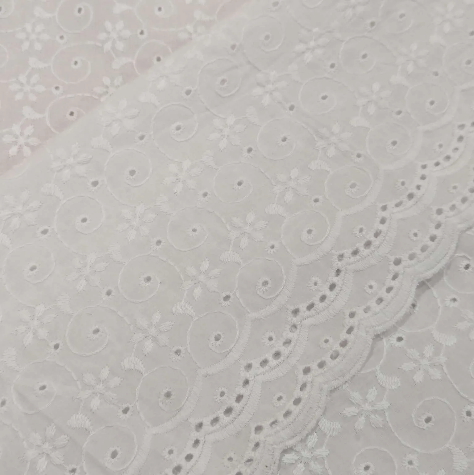 Fleur Embroidered, White