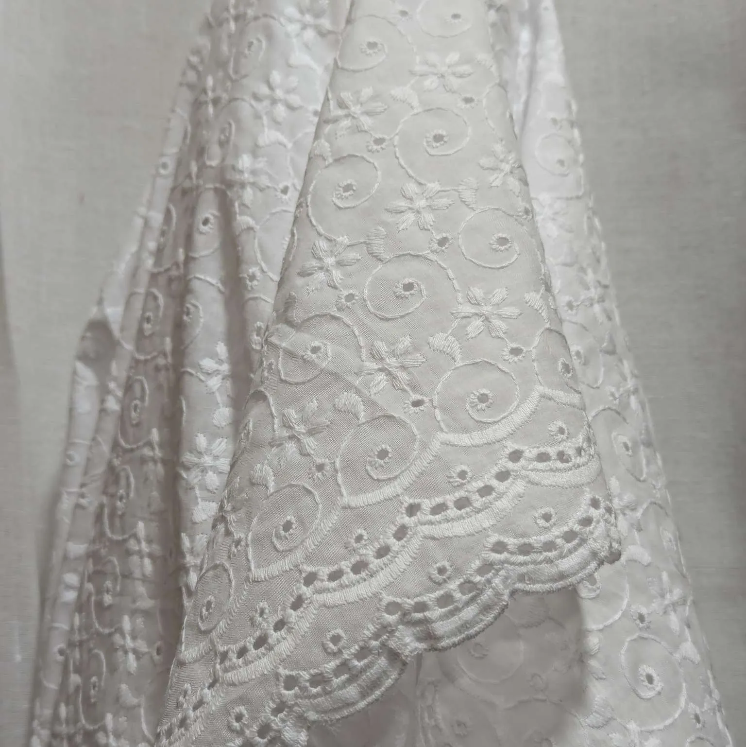 Fleur Embroidered, White