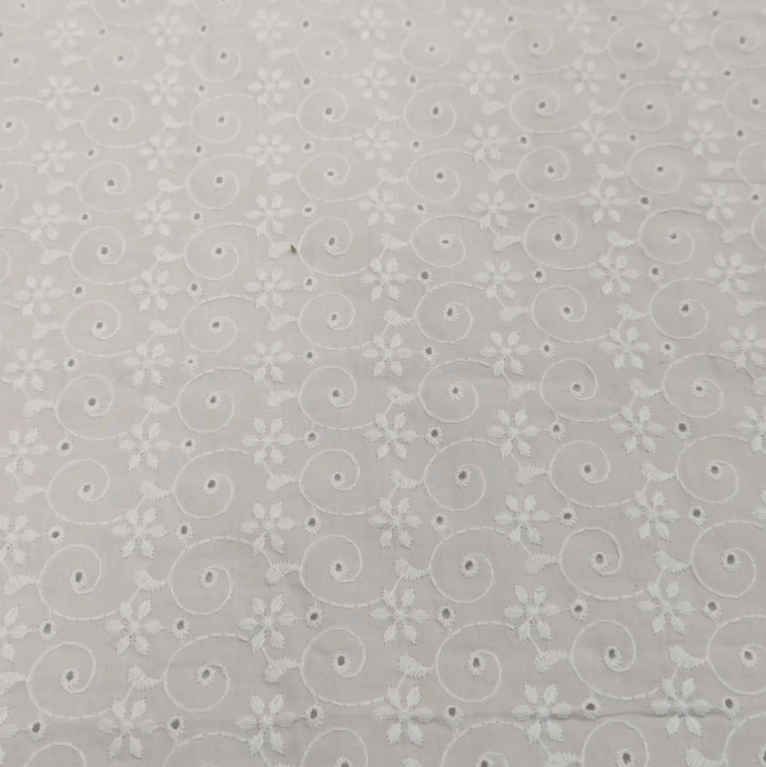 Fleur Embroidered, White