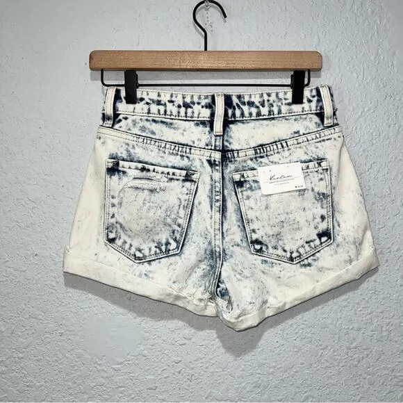 KanCan Kaya High Rise Shorts in Light Wash Size 0/23 NWT