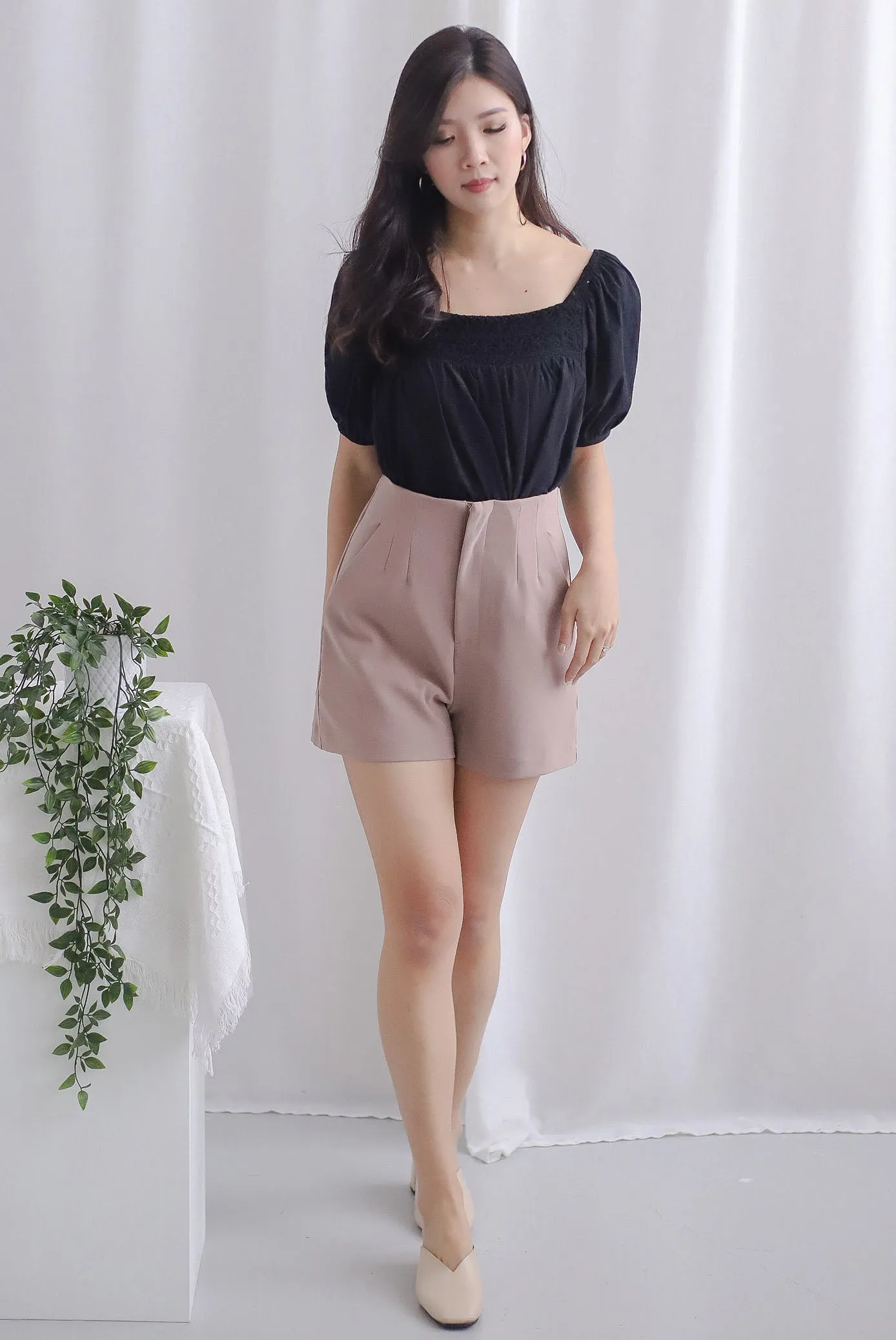 Ladora Crochet Puffy Sleeve Top In Black