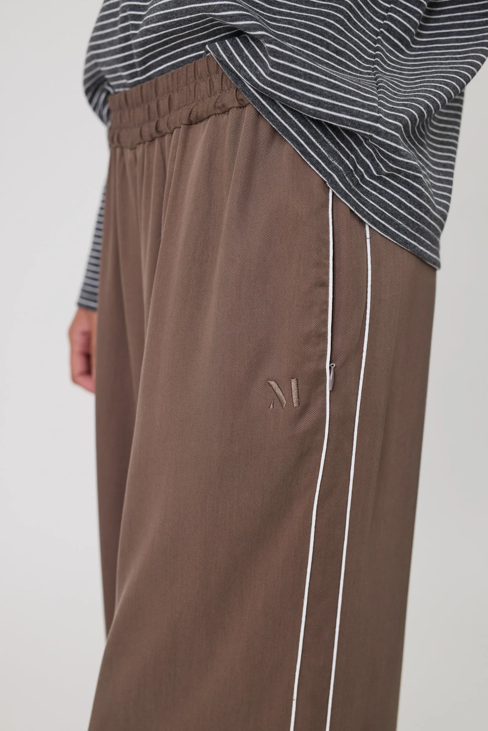 Legion Side Stripe Pant - Mushroom