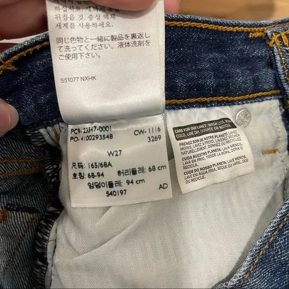 Levi’s Cuffed Denim Cuffed Shorts Medium Wash 27