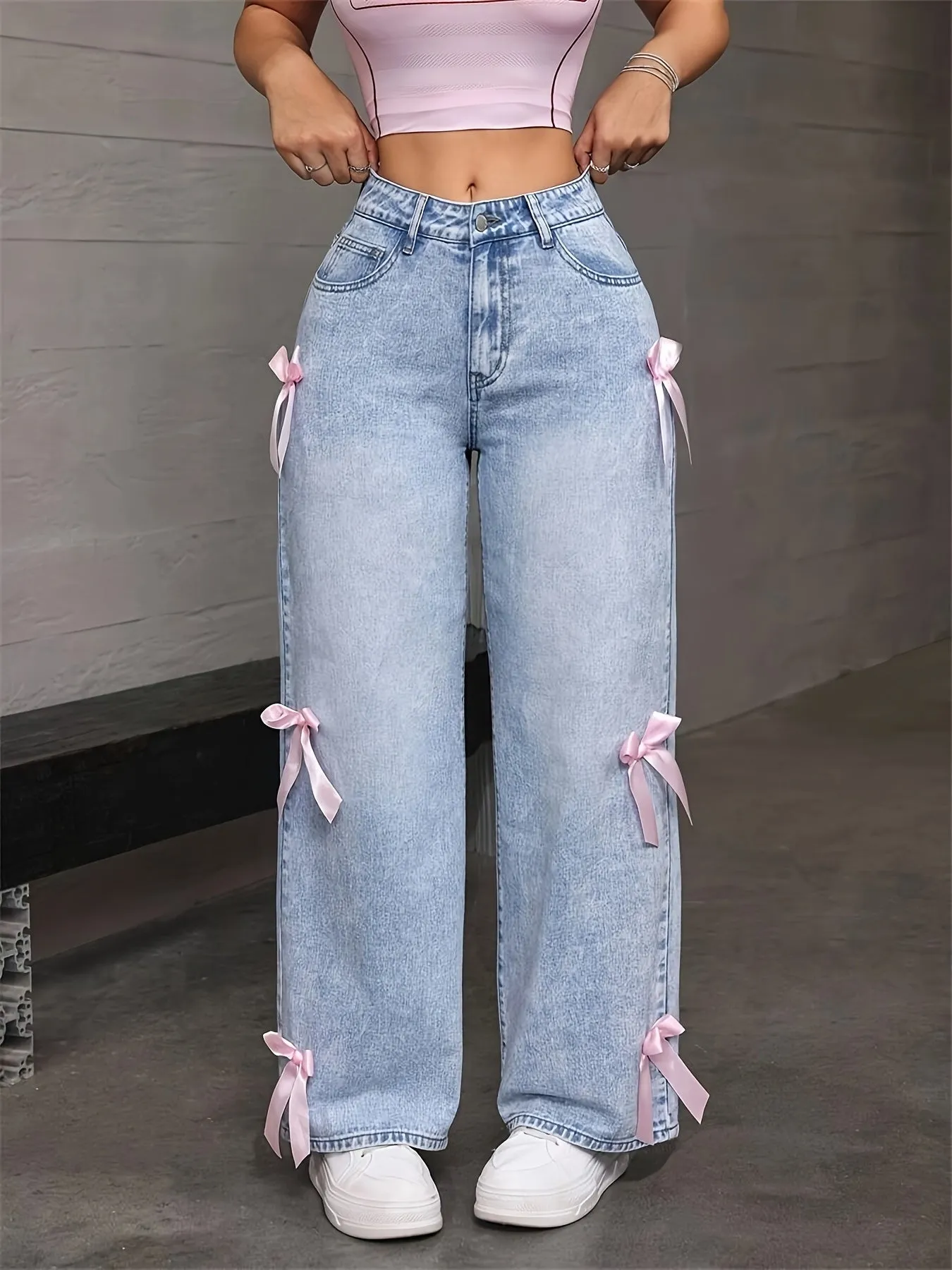 Light Wash Women’s Y2K Street Style Denim Jeans – Loose Straight Leg with Pink Bow Detail
