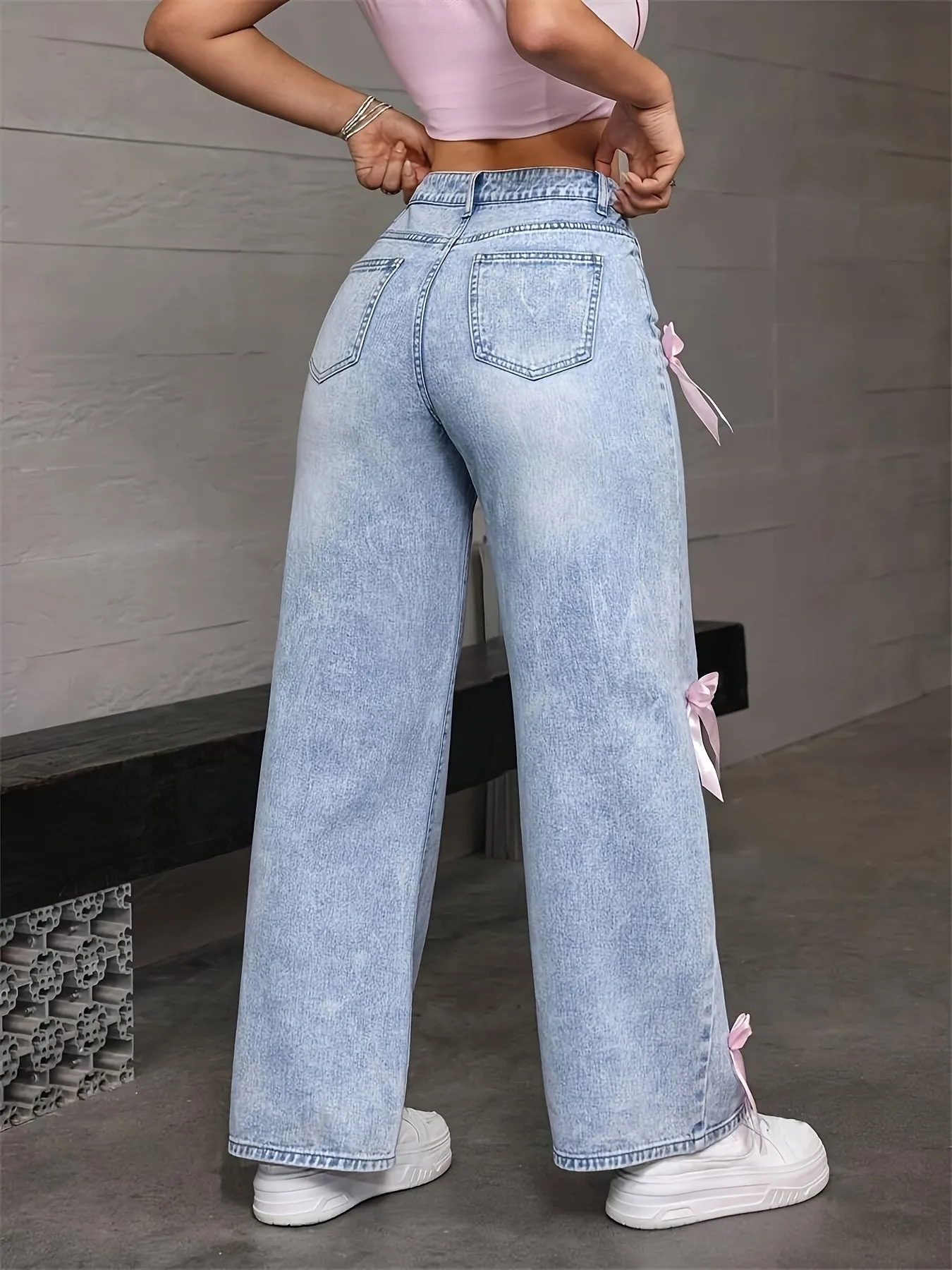 Light Wash Women’s Y2K Street Style Denim Jeans – Loose Straight Leg with Pink Bow Detail