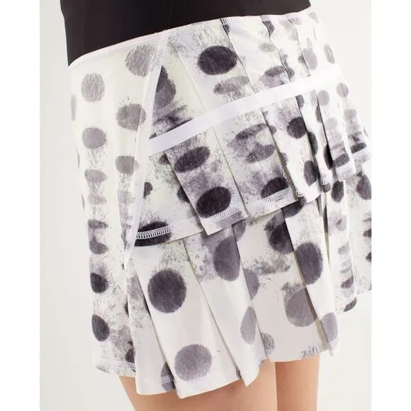LULULEMON Run: Pace Setter Skirt Sz 2 Seaside Dot White / Black / Black / Ray