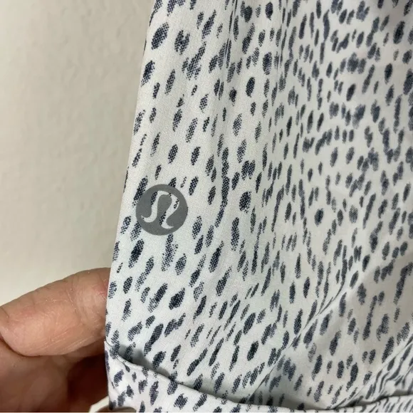 Lululemon White Black Spring Breakaway Shorts Dottie Dash 4