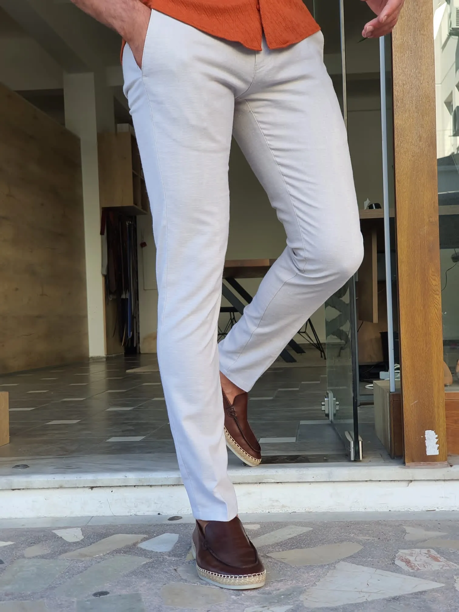 Mantova Beige Slim Fit Cotton Pants for Every Occasion