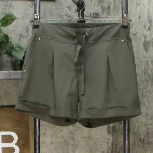 MPG Mondetta Performance Gear Pleated Stretch Cuffed Travel Shorts Olive Small