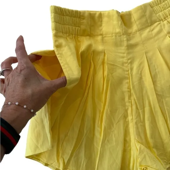 New Revolve Majorelle Yellow Pleated Cotton Shorts