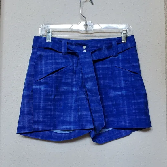 Nike Women's Button and Tie Waist Shorts.  Size 4