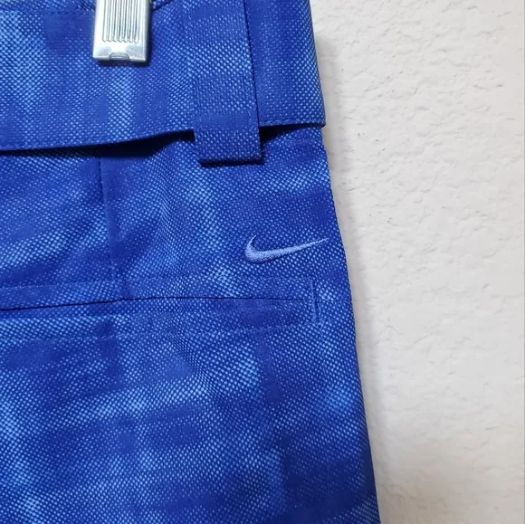 Nike Women's Button and Tie Waist Shorts.  Size 4