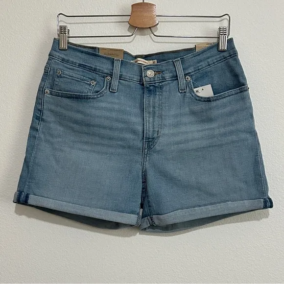 NWT Levi's Blue Denim / Jean Mid-Length Mid Rise Hypersoft Shorts Size 30