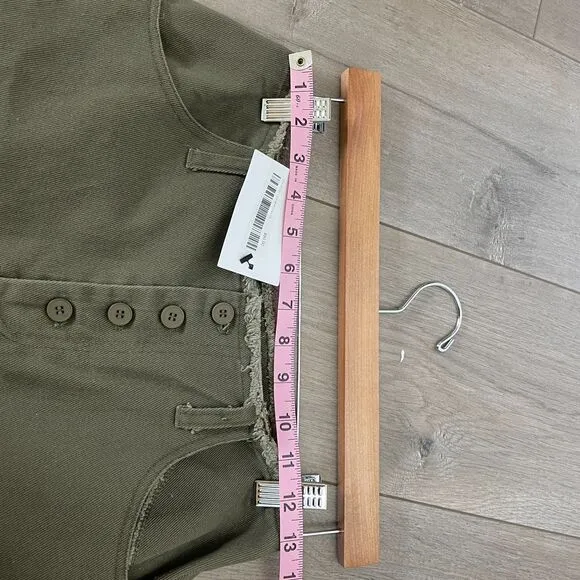 NWT Oak   Fort khaki green high waist button front shorts size 26