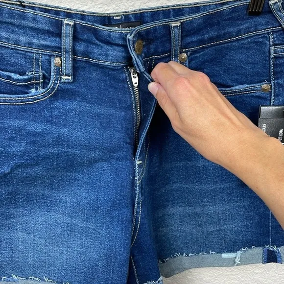 NWT True Religion Jennie Curvy Shorts Medium Dark Wash High Rise Sz 29