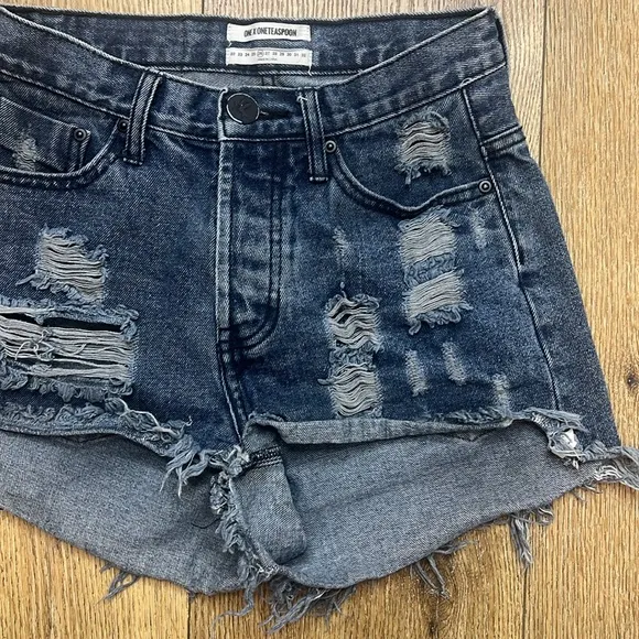 One by One Teaspoon High Waist Bonita Distressed Shorts Size 26