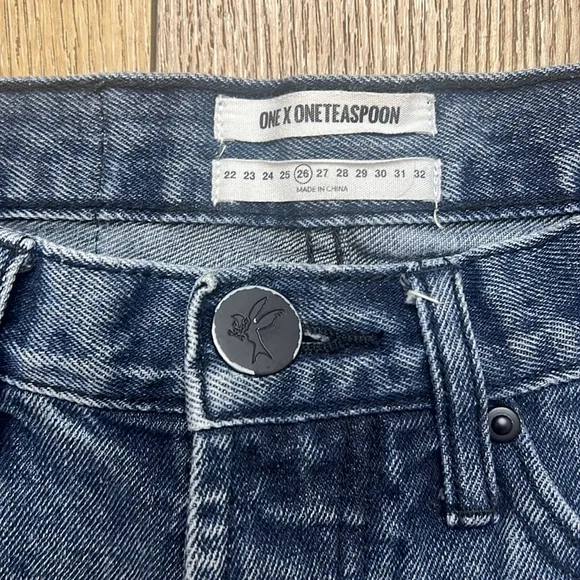 One by One Teaspoon High Waist Bonita Distressed Shorts Size 26
