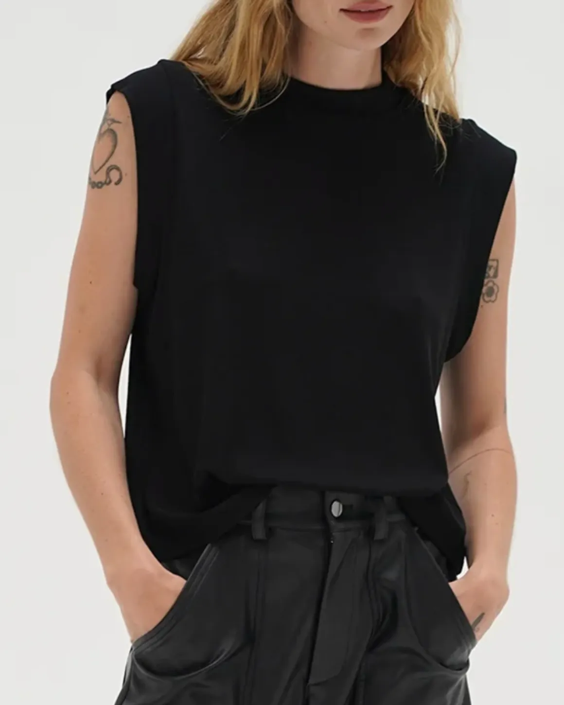 Oren Ribbed Top in Black