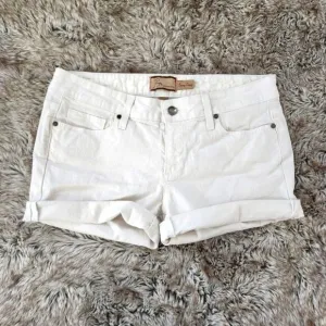 PAIGE Jimmy Jimmy White Denim Shorts in Crisp White Style 0018-0022 Size 27