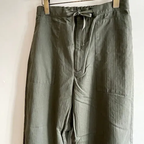 Sarahwear - (C30536) Cotton Herringbone Soft Tapered Pants in Khaki