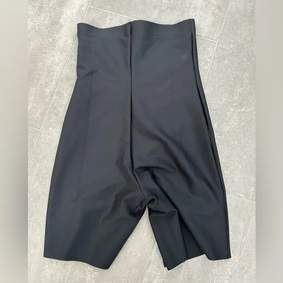 Skims NEW Body high waist shaper shorts
