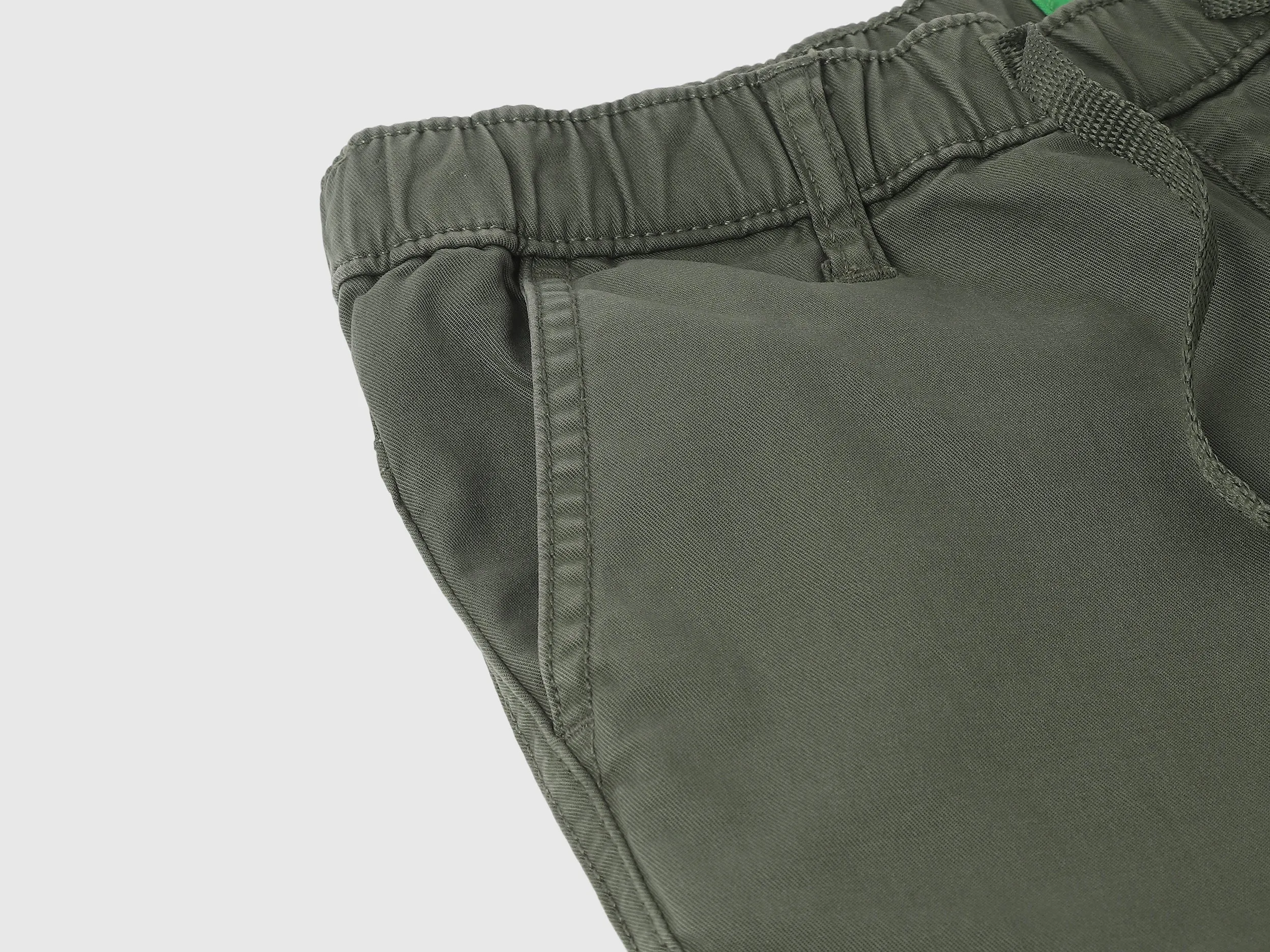 Solid Regular Fit Cargo Pants