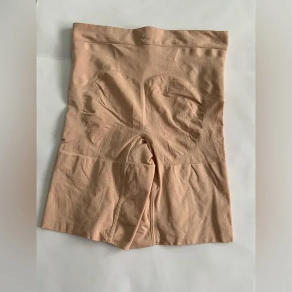 SPANX OnCore High Waist Mid-Thigh Shorts