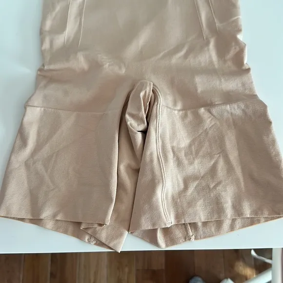 SPANX OnCore High Waist Mid-Thigh Shorts