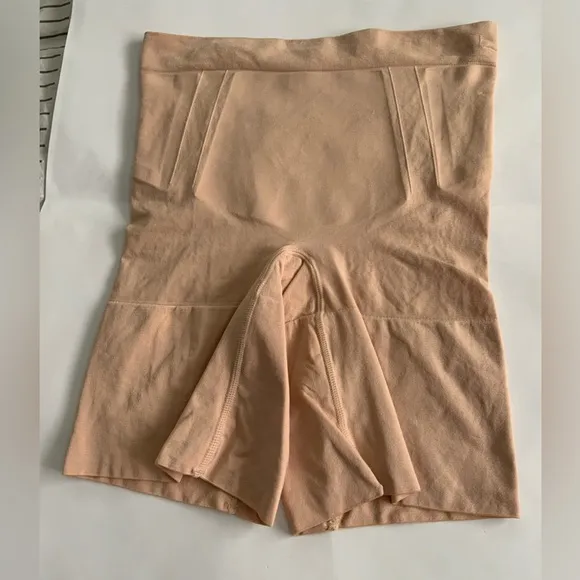 SPANX OnCore High Waist Mid-Thigh Shorts