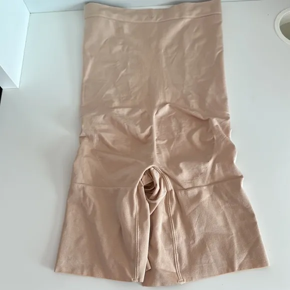 SPANX OnCore High Waist Mid-Thigh Shorts