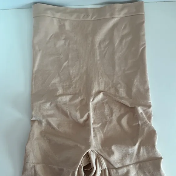 SPANX OnCore High Waist Mid-Thigh Shorts