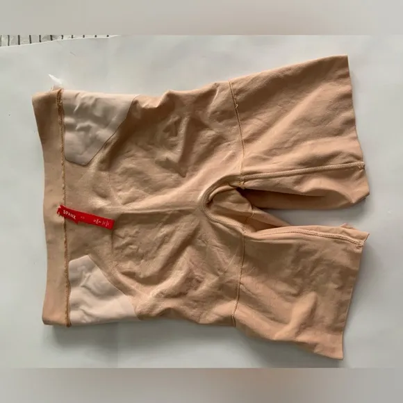 SPANX OnCore High Waist Mid-Thigh Shorts