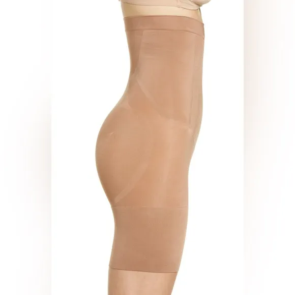 SPANX OnCore High Waist Mid-Thigh Shorts