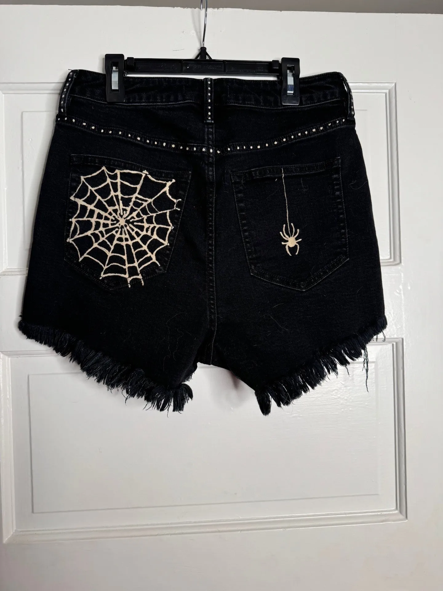 Spider Hand Bleached Shorts -  WE THE FREE High Rise Raw Hem 5-Button Front 6/28