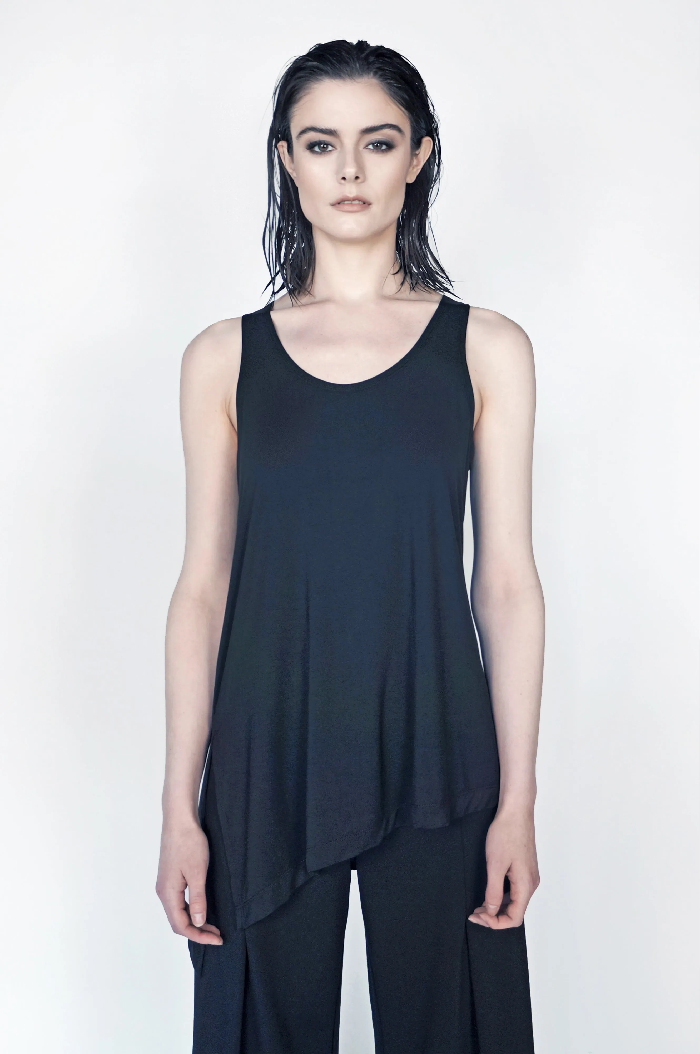 The Asymmetric Tank in Black