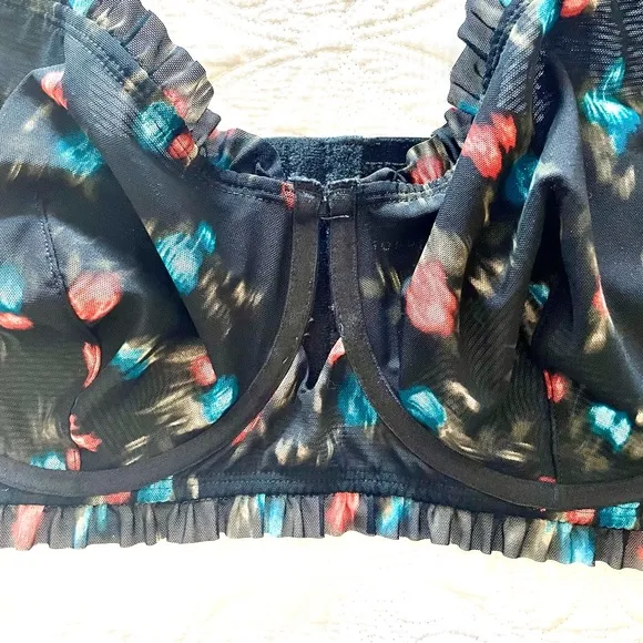 Torrid Sweet Ikat Black Floral Mesh Ruffle Underwire Bralette Size 3X NWT