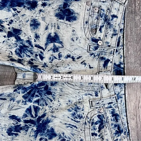 True Religion NWT Womens Mid Cutoff Denim Jean Shorts Size 28 Tie Dye Acid Wash
