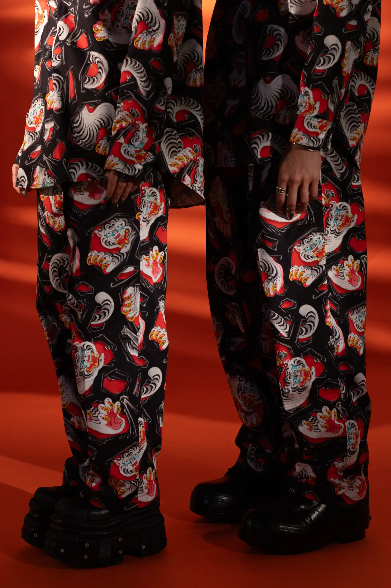 [UNISEX] ADRIAN HING X LOCO MOSQUITO BELTED TROUSERS